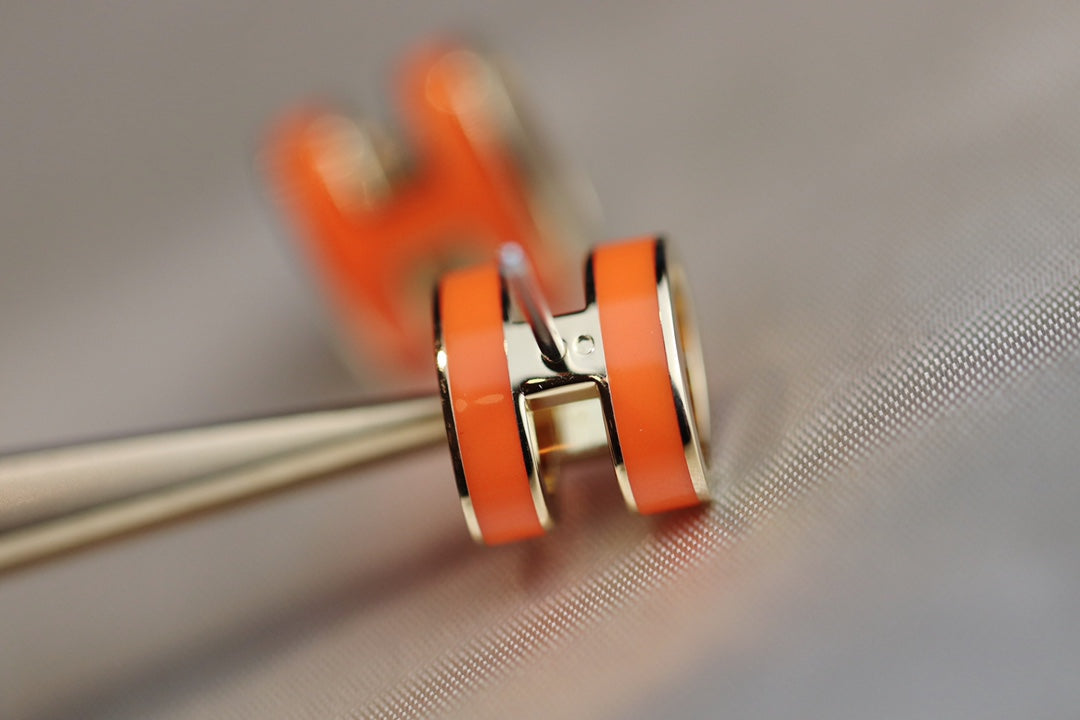 [Okajuri Jewelry]MINI POP H EARRINGS ORANGE