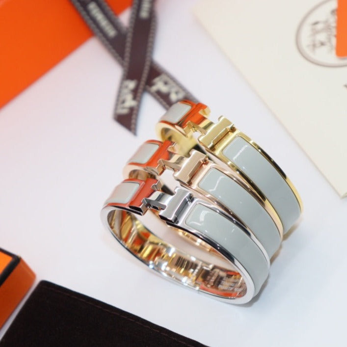 [Okajuri Jewelry]H LIGHT BLUE BRACELET