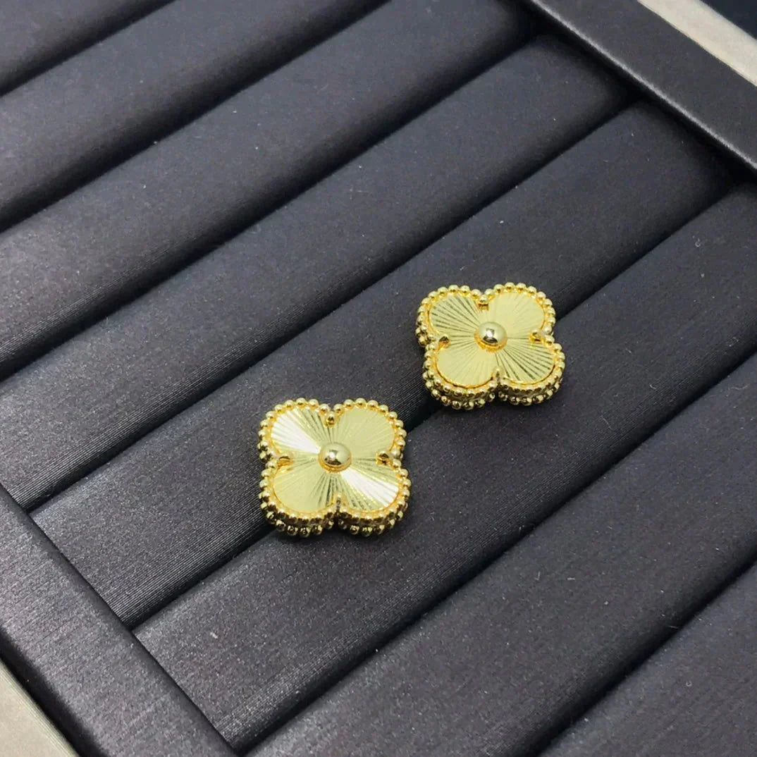 [Okajuri Jewelry]CLOVER MINI 9.5MM LASER EARRINGS