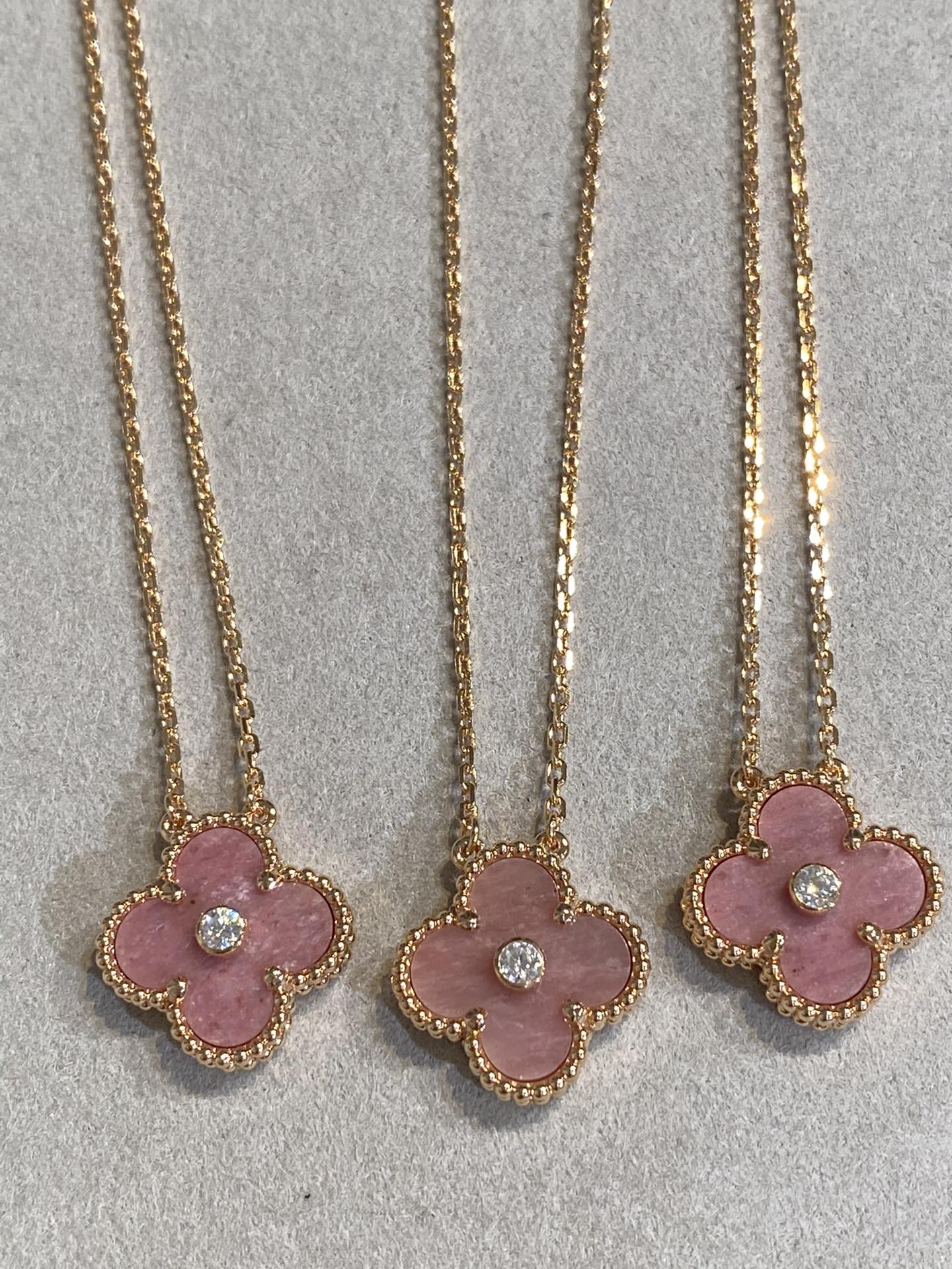 [Okajuri Jewelry]CLOVER 15MM DIAMOND RHODONITE NECKLACE