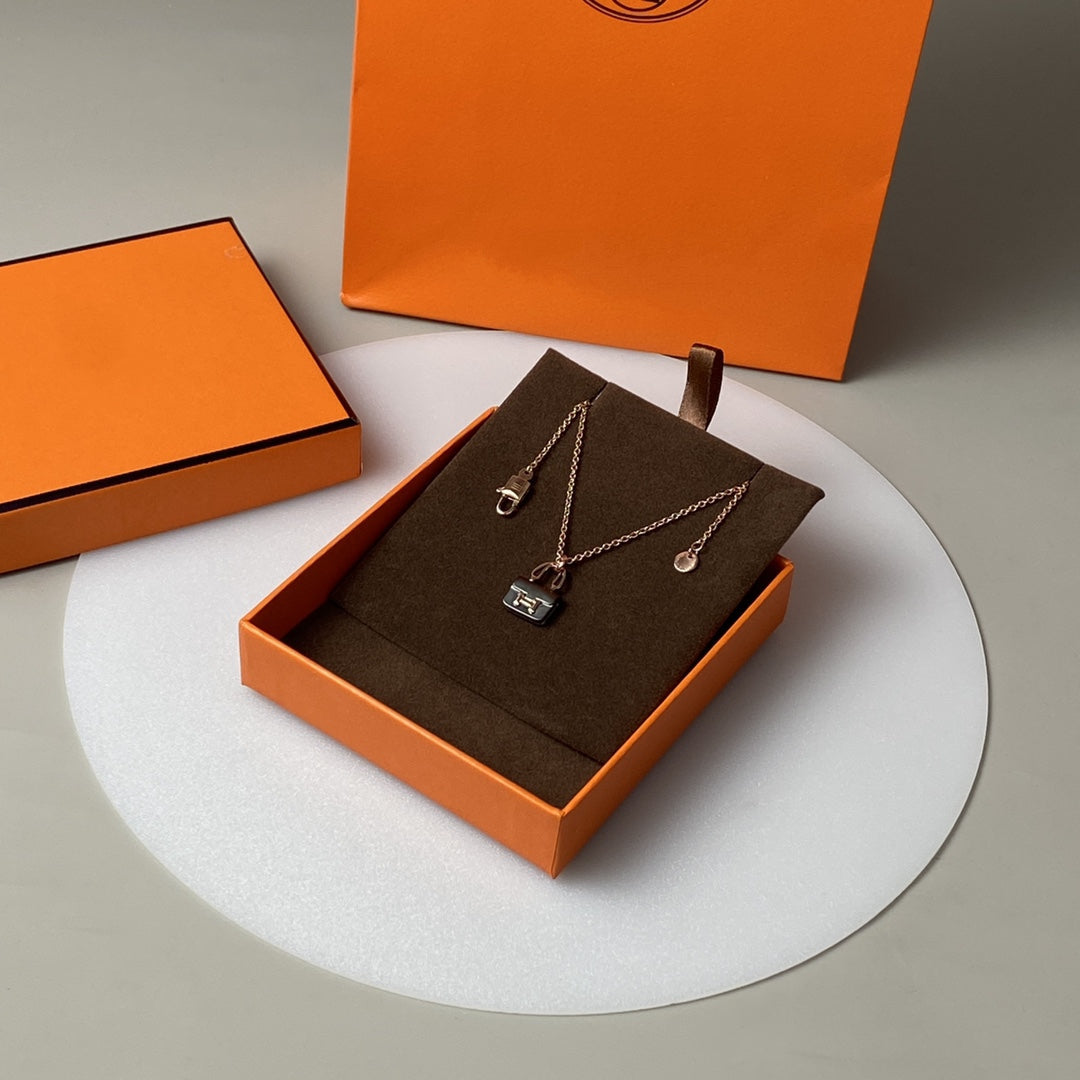 [Okajuri Jewelry]CONSTANCE BLACK PEDANT PINK GOLD NECKLACE