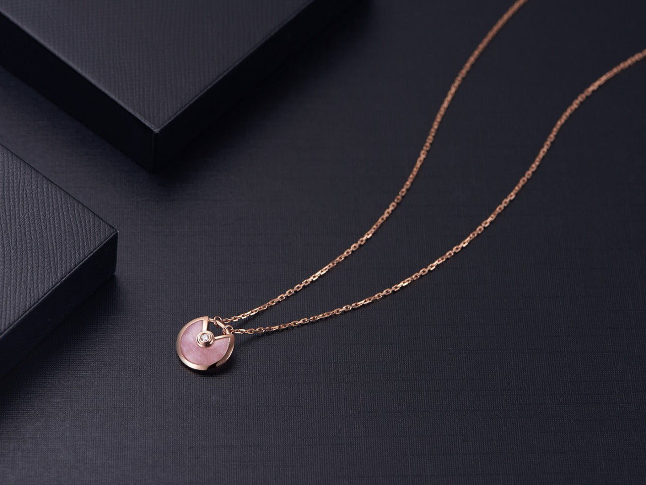 [Okajuri Jewelry]AMULETTE ROSE GOLD PINK MOP NECKLACE