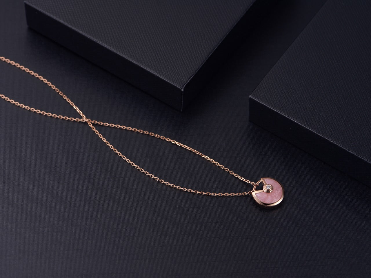 [Okajuri Jewelry]AMULETTE ROSE GOLD PINK MOP NECKLACE