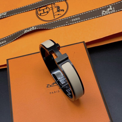 [Okajuri Jewelry]H BRACELET 12MM BLACK BEIGE CERAMIC