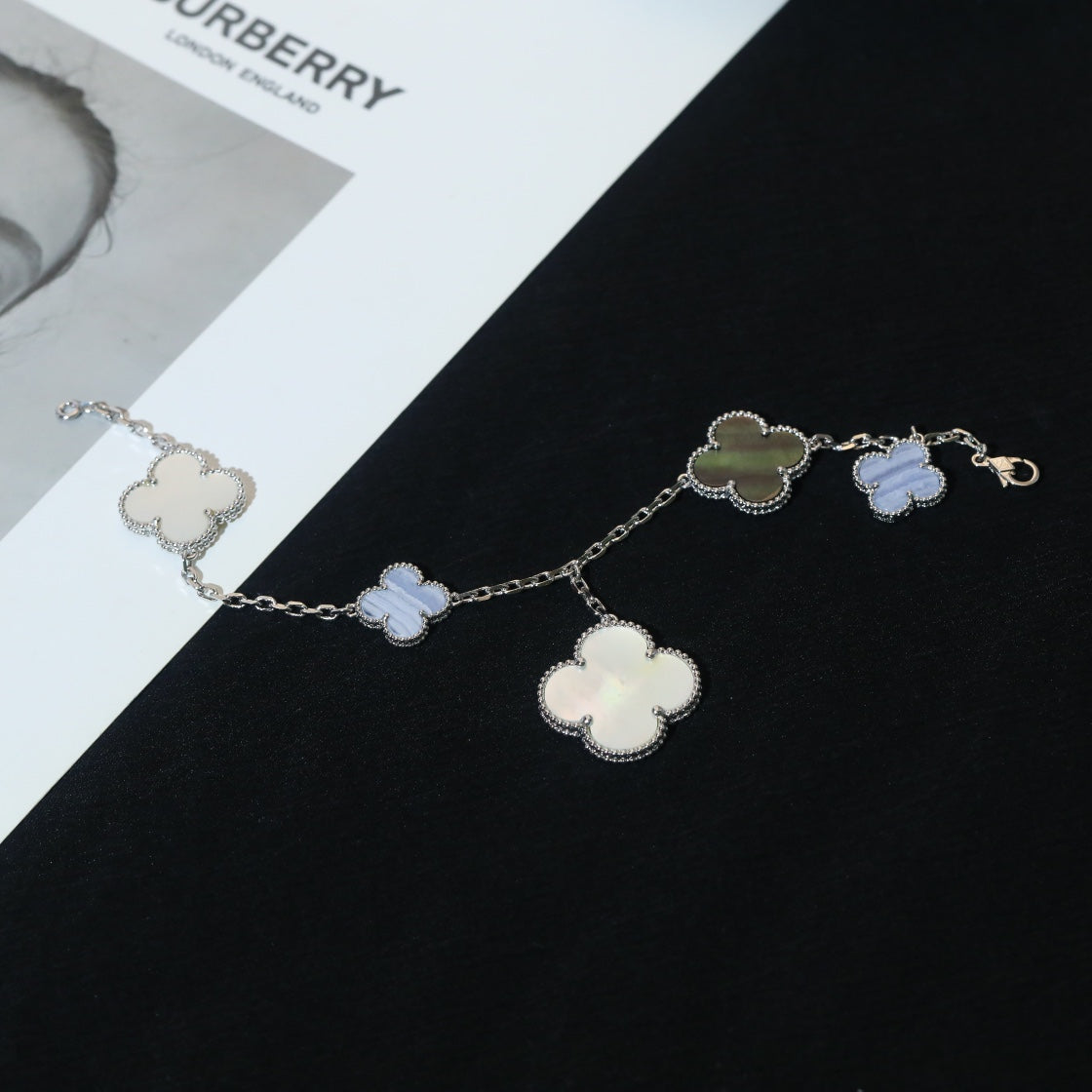 [Okajuri Jewelry]CLOVER BRACELET 5 MOTIFS MOP CHALCEDONY SILVER
