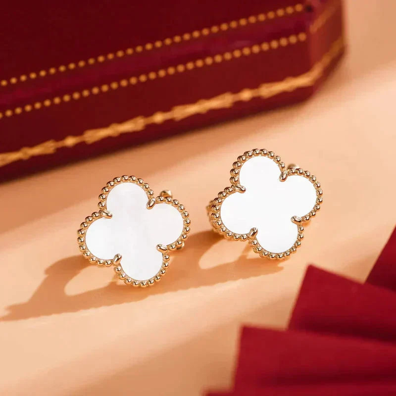 [Okajuri Jewelry]CLOVER MEDIUM 1 MOTIFS  WHITE MOP STUD EARRINGS