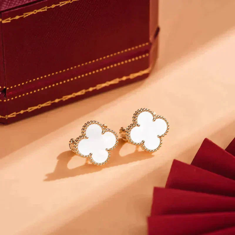 [Okajuri Jewelry]CLOVER MEDIUM 1 MOTIFS  WHITE MOP STUD EARRINGS