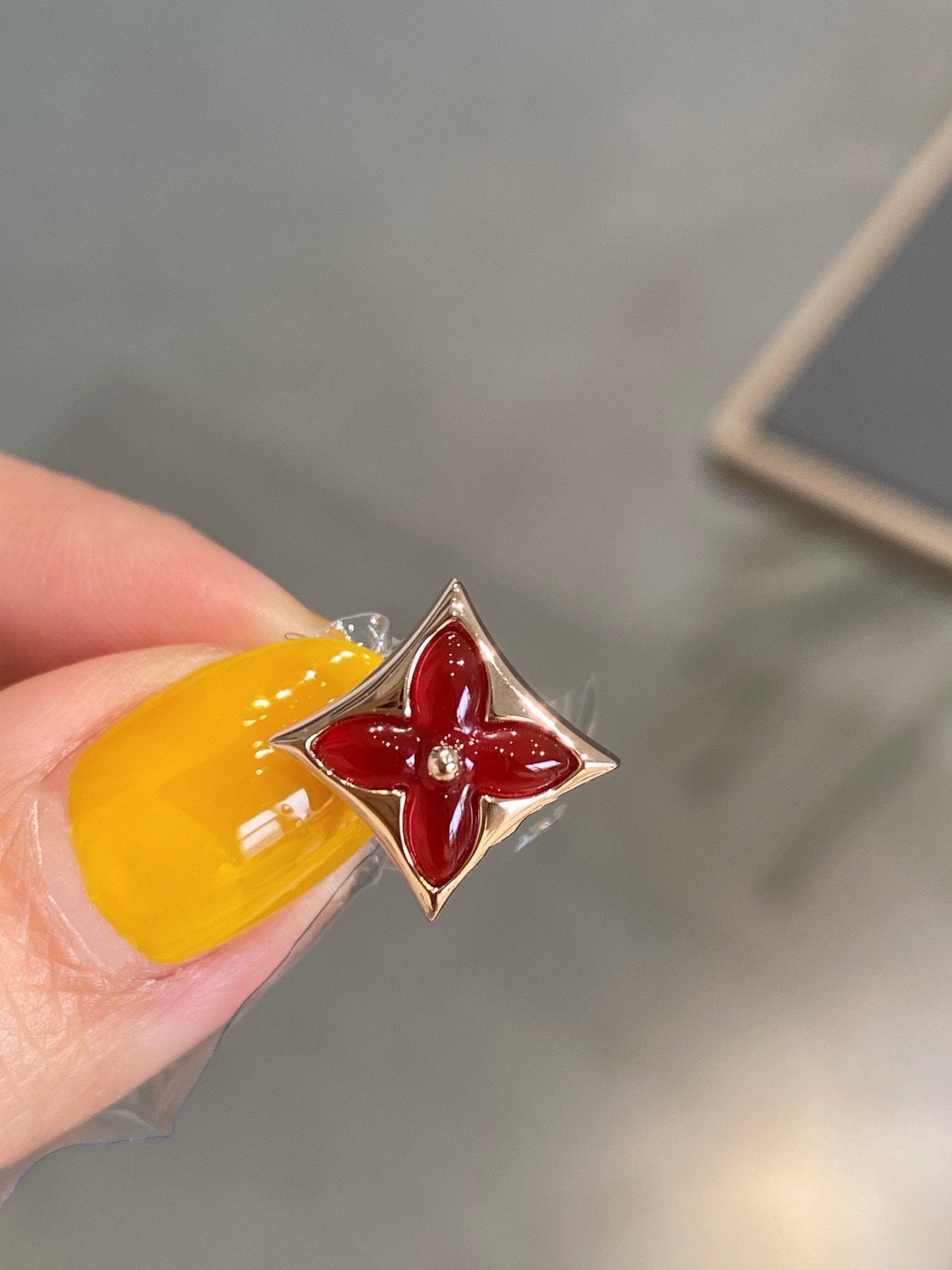 [Okajuri Jewelry]STAR AND SUN PINK GOLD CARNELIAN STUD EARRINGS