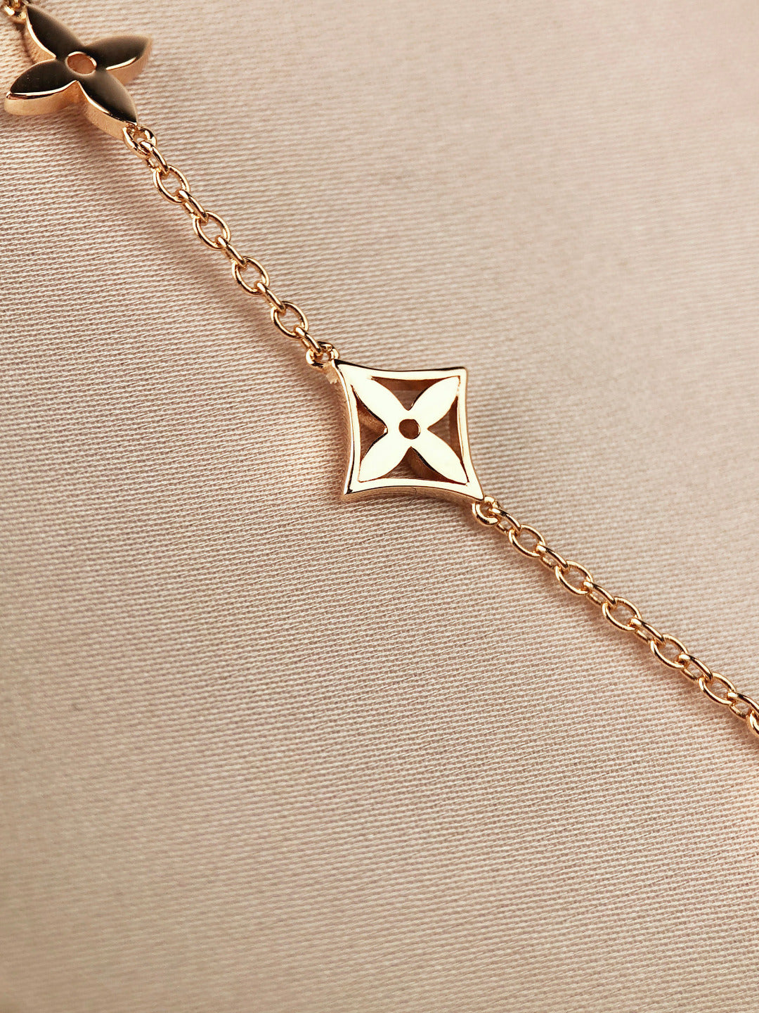 [Okajuri Jewelry]STAR AND SUN 7 MOTIFS GOLD BRACELET