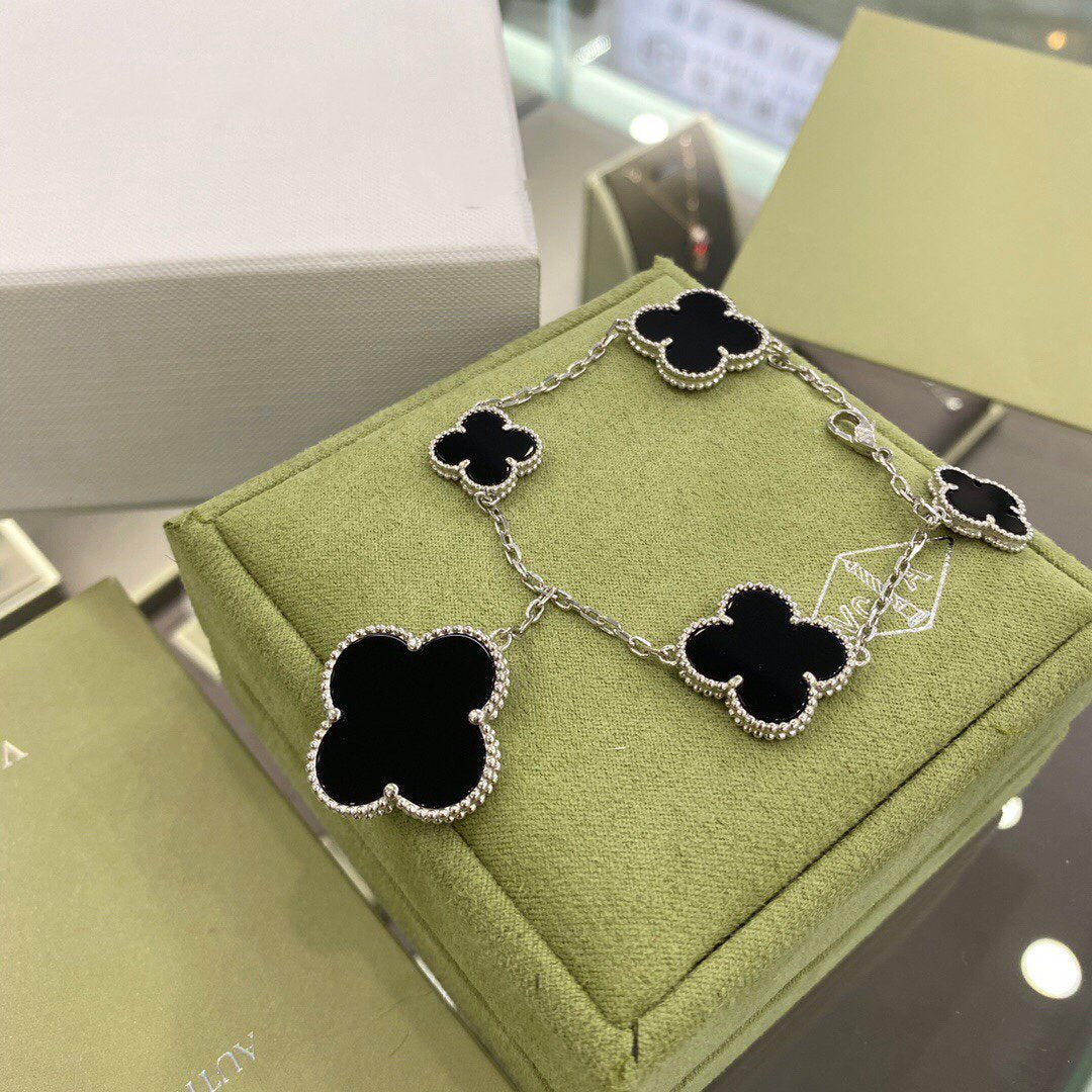 [Okajuri Jewelry]CLOVER 5 MOTIFS SIVLER ONYX BRACELET