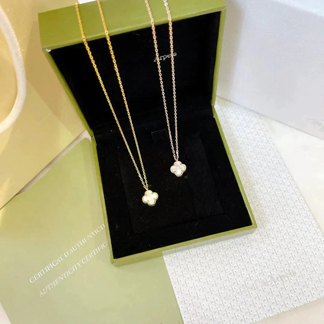 [Okajuri Jewelry]CLOVER MINI 9.5MM WHITE MOTHER-OF-PEARL NECKLACE