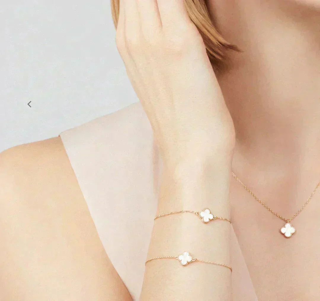 [Okajuri Jewelry]CLOVER MINI 9.5MM WHITE MOTHER-OF-PEARL NECKLACE