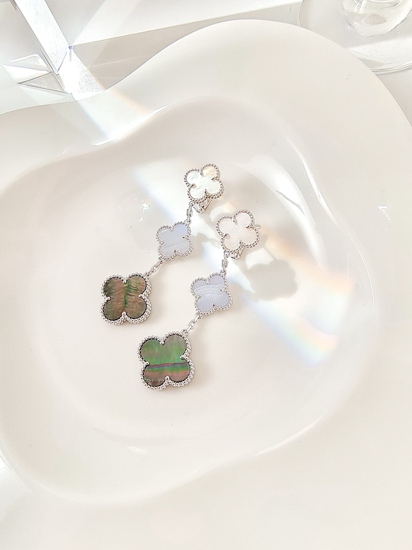 [Okajuri Jewelry]CLOVER 3 MOTIFS CHALCEDONY DARK MOP SILVER EARRINGS