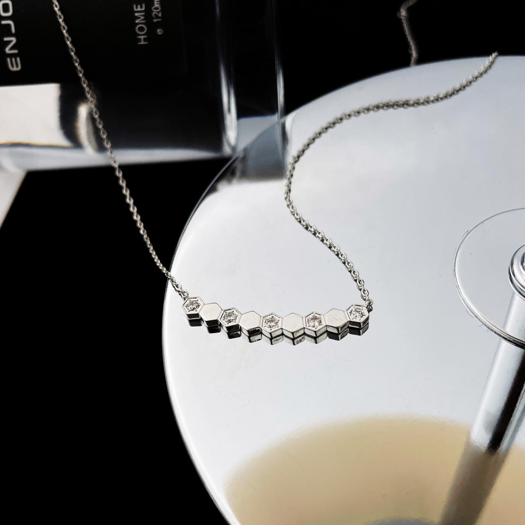 [Okajuri Jewelry] BEE MY LOVE DIAMOND NECKLACE