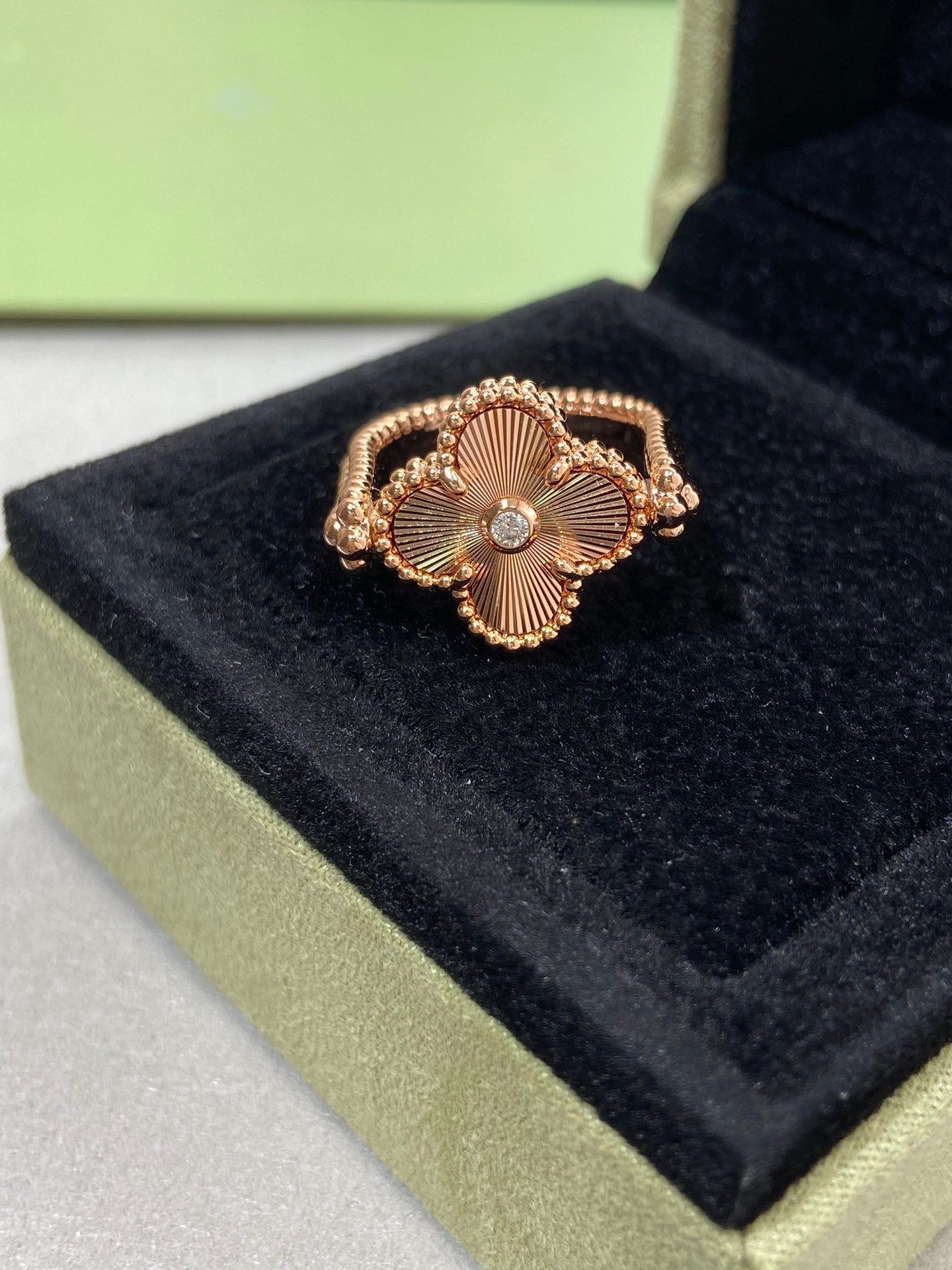 [Okajuri Jewelry]CLOVER RIVERSIBLE PINK GOLD RING