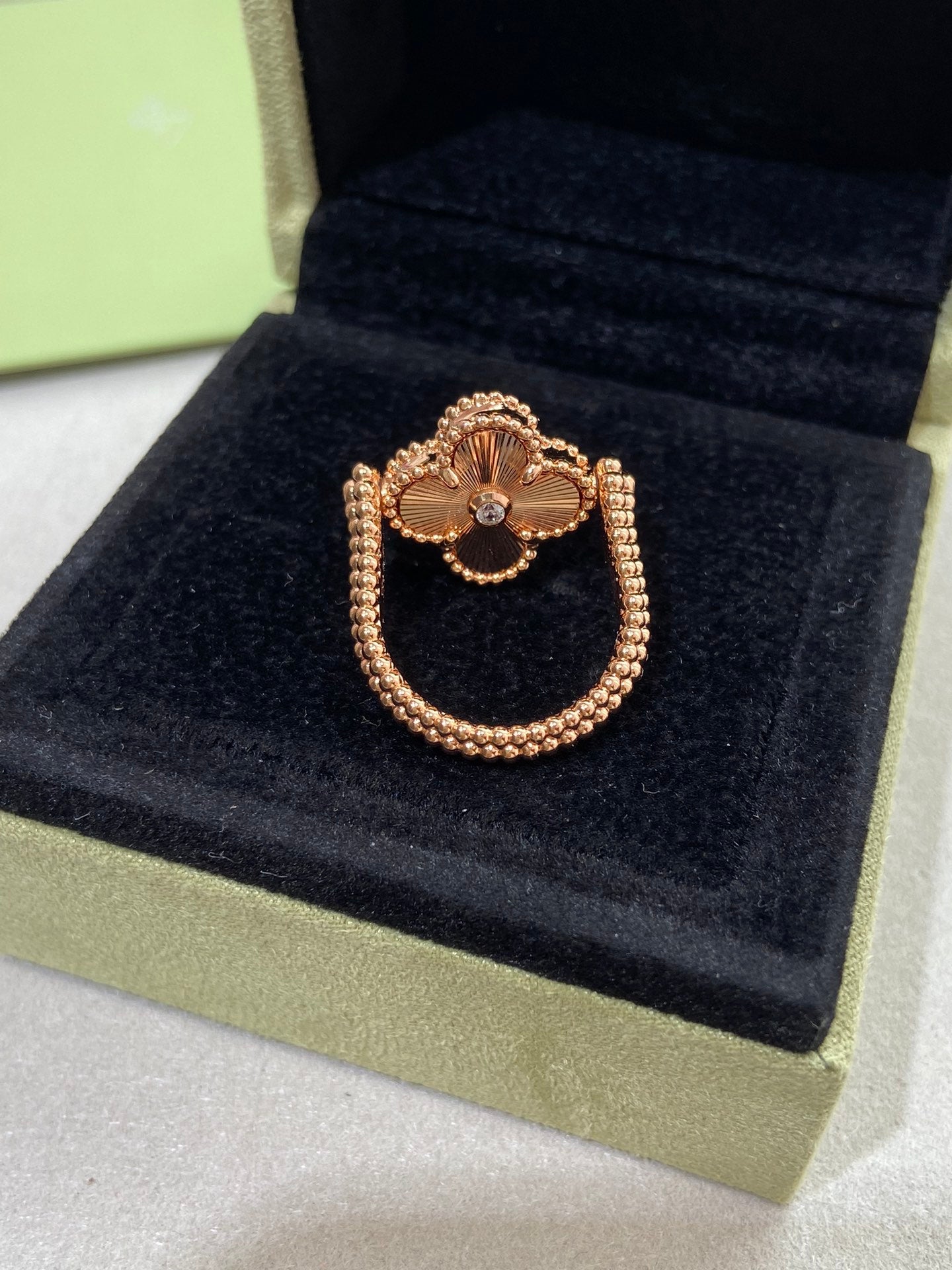 [Okajuri Jewelry]CLOVER RIVERSIBLE PINK GOLD RING