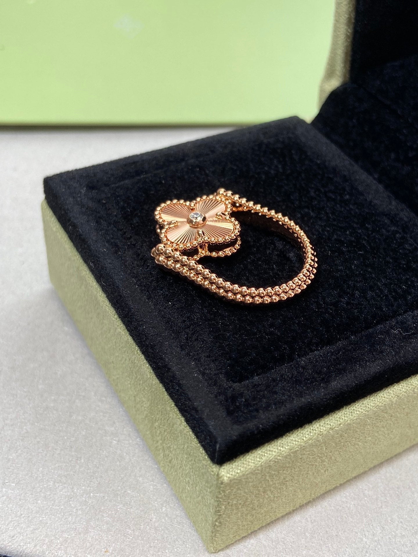 [Okajuri Jewelry]CLOVER RIVERSIBLE PINK GOLD RING