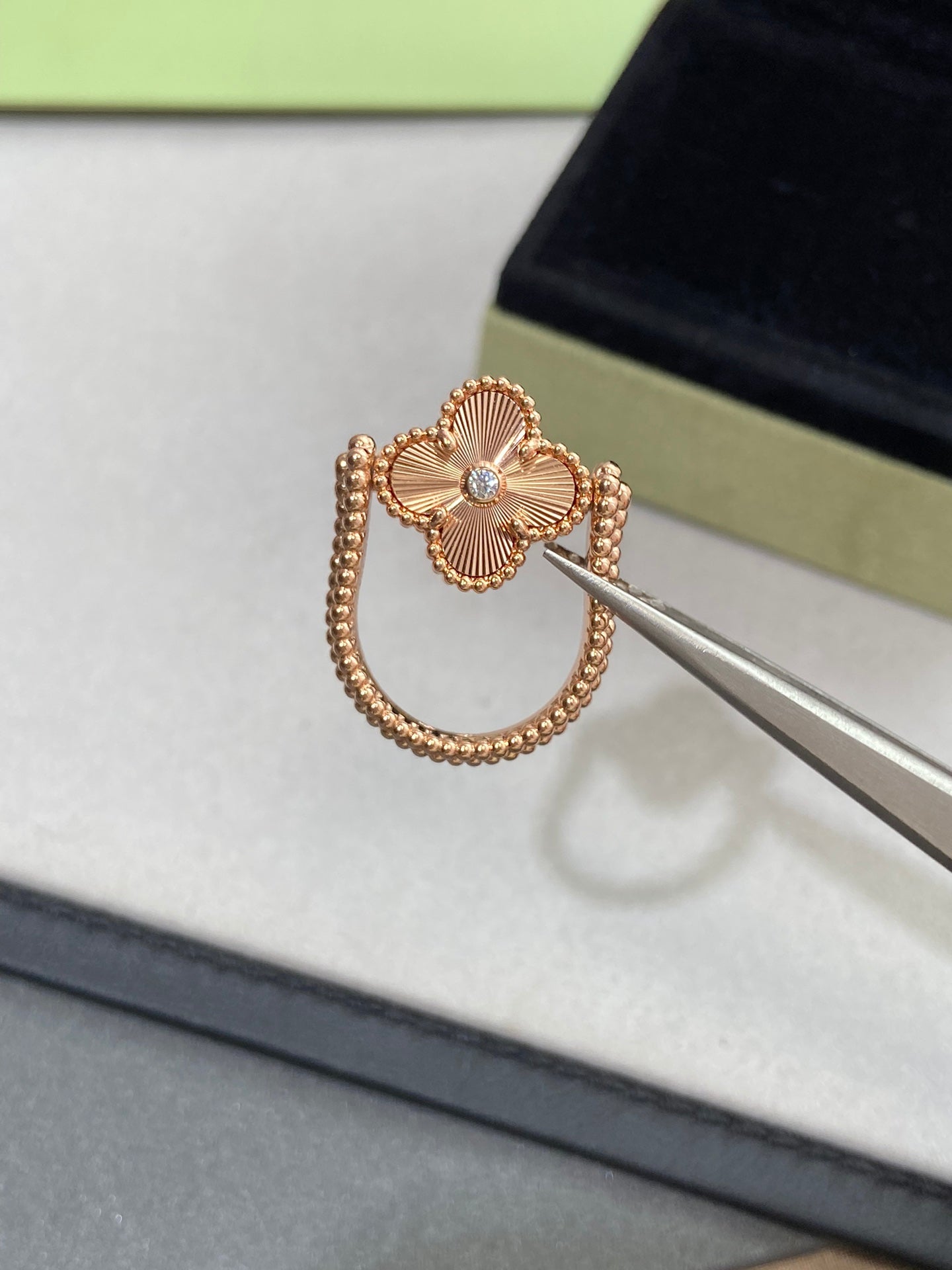 [Okajuri Jewelry]CLOVER RIVERSIBLE ROSE GOLD RING