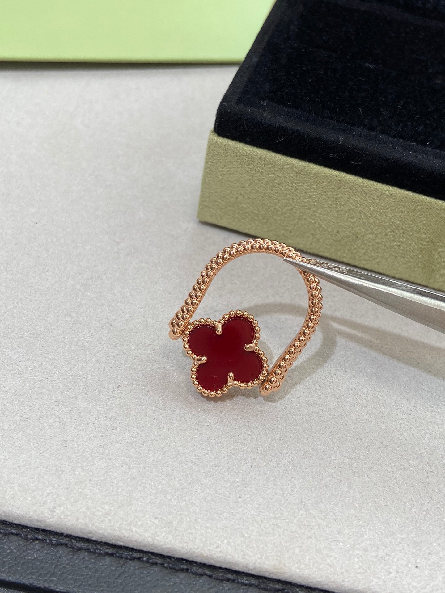 [Okajuri Jewelry]CLOVER RIVERSIBLE PINK GOLD RING