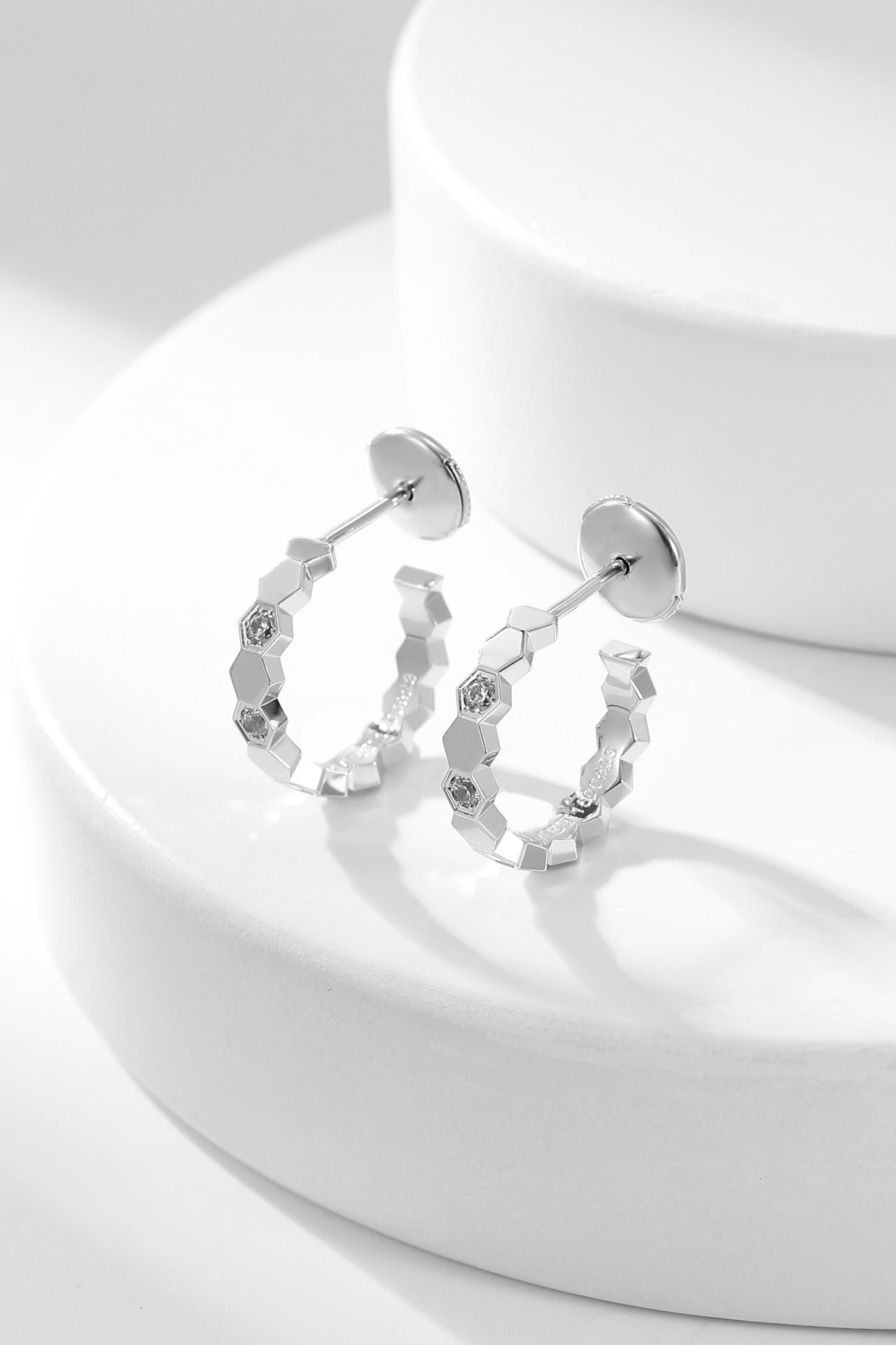 [Okajuri Jewelry]BEE LOVE DIAMOND HOOP EARRINGS