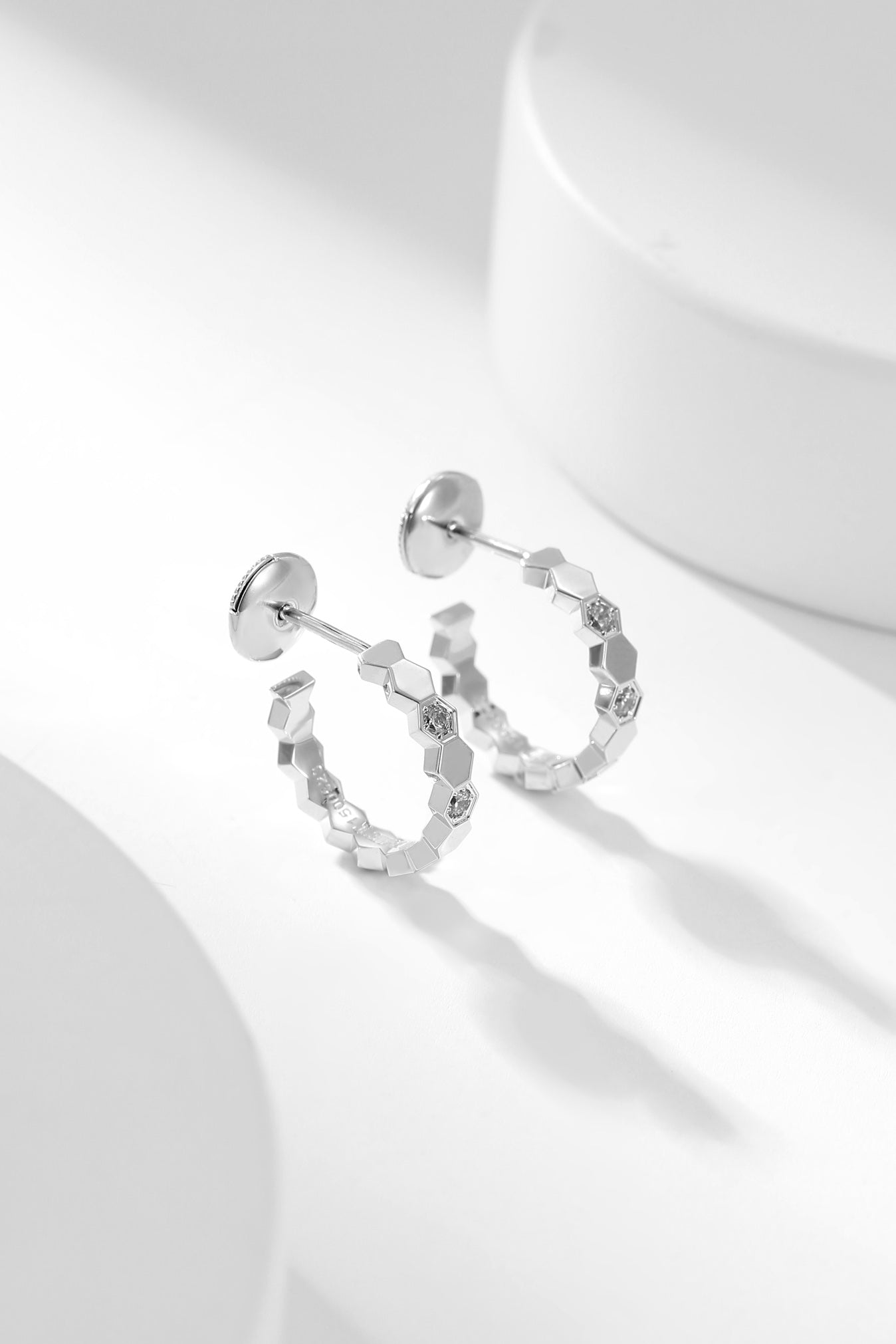 [Okajuri Jewelry]BEE LOVE DIAMOND HOOP EARRINGS