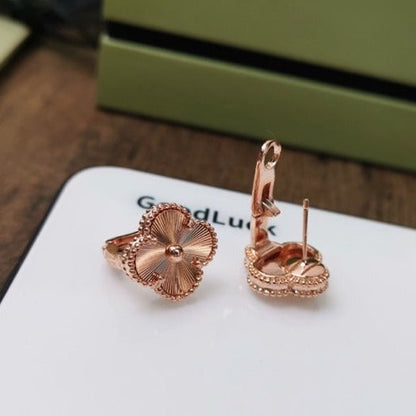 [Okajuri Jewelry]CLOVER MEDIUM STUD EARRINGS