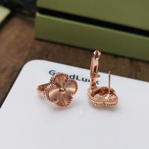 [Okajuri Jewelry]CLOVER MEDIUM STUD EARRINGS