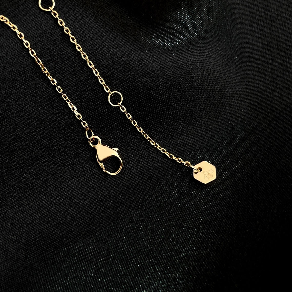 [Okajuri Jewelry]BEE MINI NECKLACE
