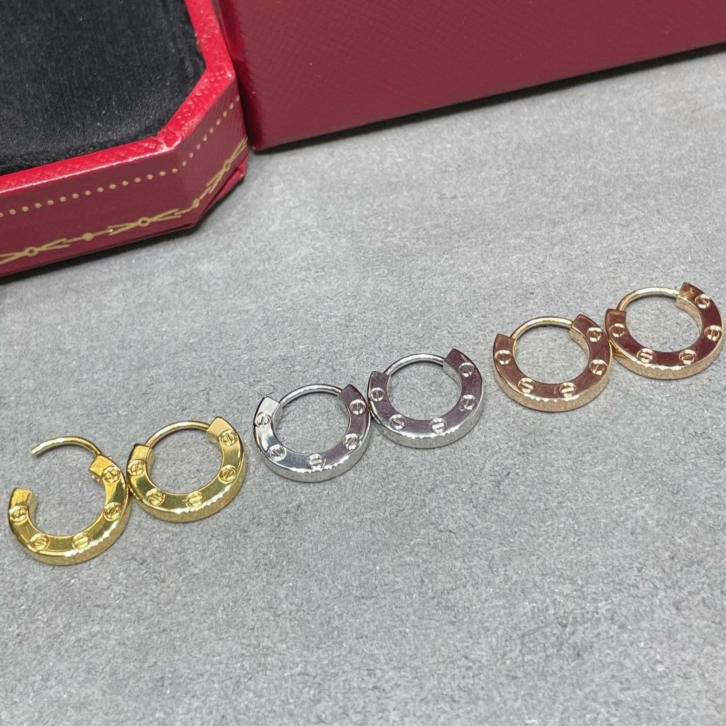 [Okajuri Jewelry] LOVE MINI EARRINGS