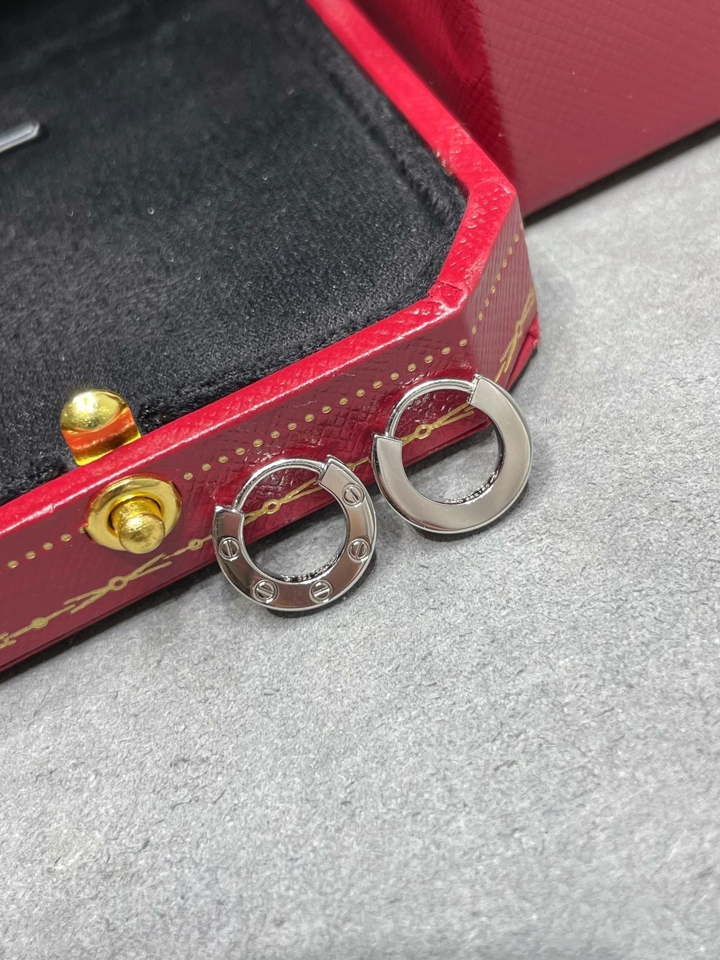 [Okajuri Jewelry]LOVE MINI EARRINGS