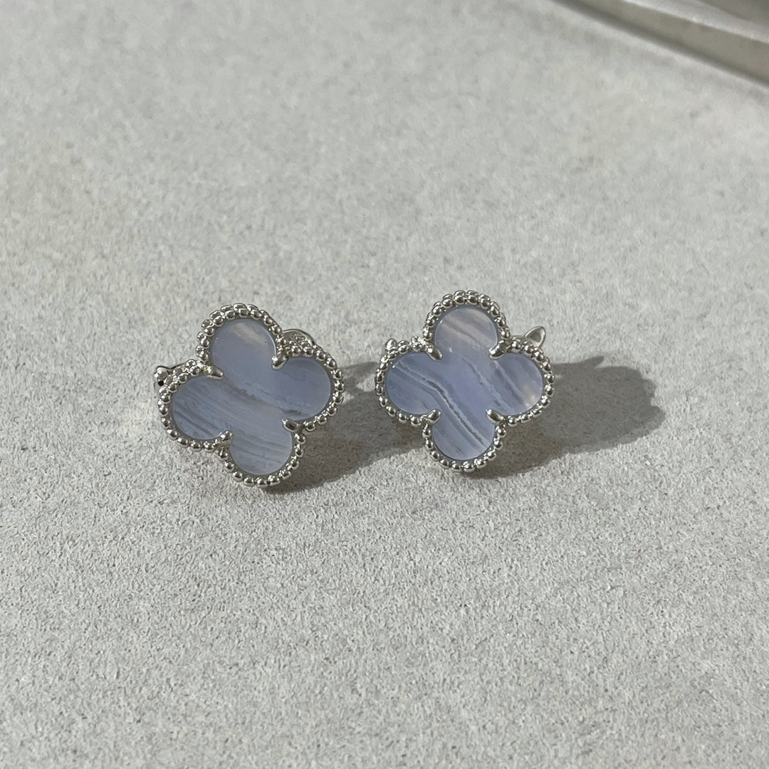 [Okajuri Jewelry]CLOVER CHALCEDONY SILVER STUD EARRINGS