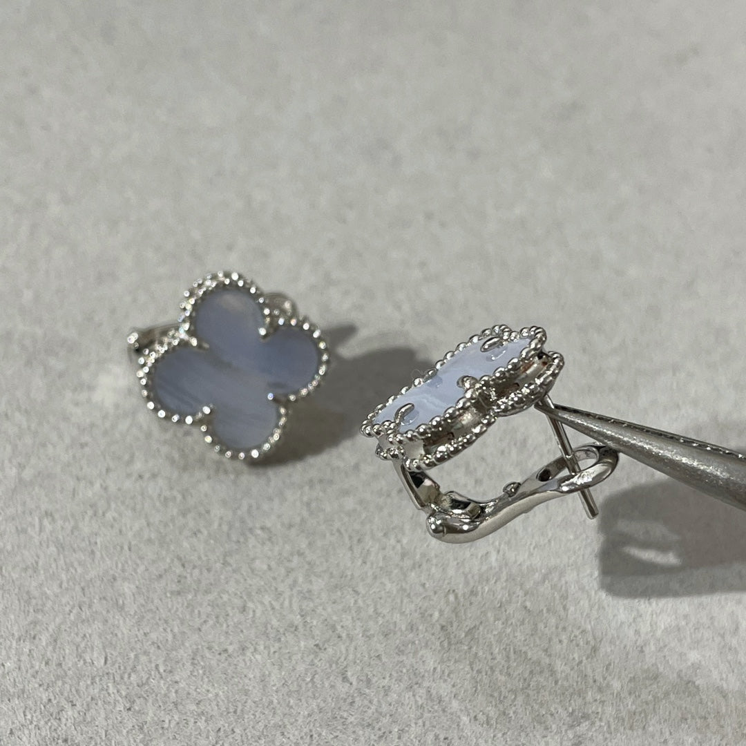 [Okajuri Jewelry]CLOVER CHALCEDONY SILVER STUD EARRINGS