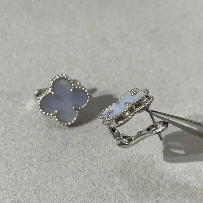 [Okajuri Jewelry]CLOVER CHALCEDONY SILVER STUD EARRINGS