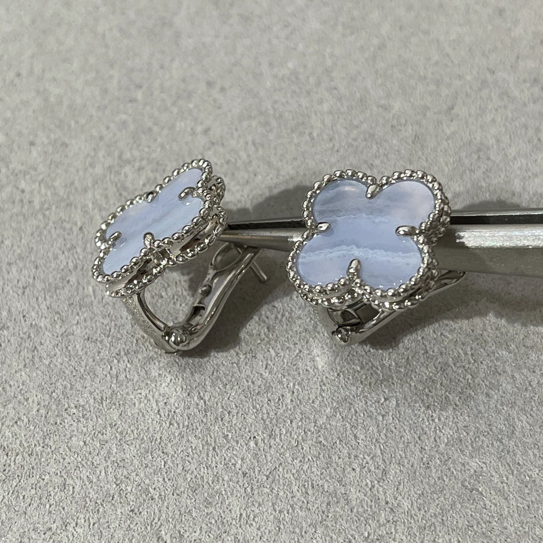 [Okajuri Jewelry]CLOVER CHALCEDONY SILVER STUD EARRINGS