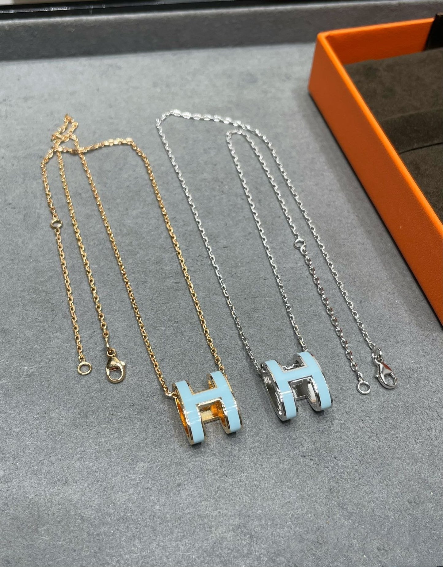 [Okajuri Jewelry]POP H SKY BLUE NECKLACE