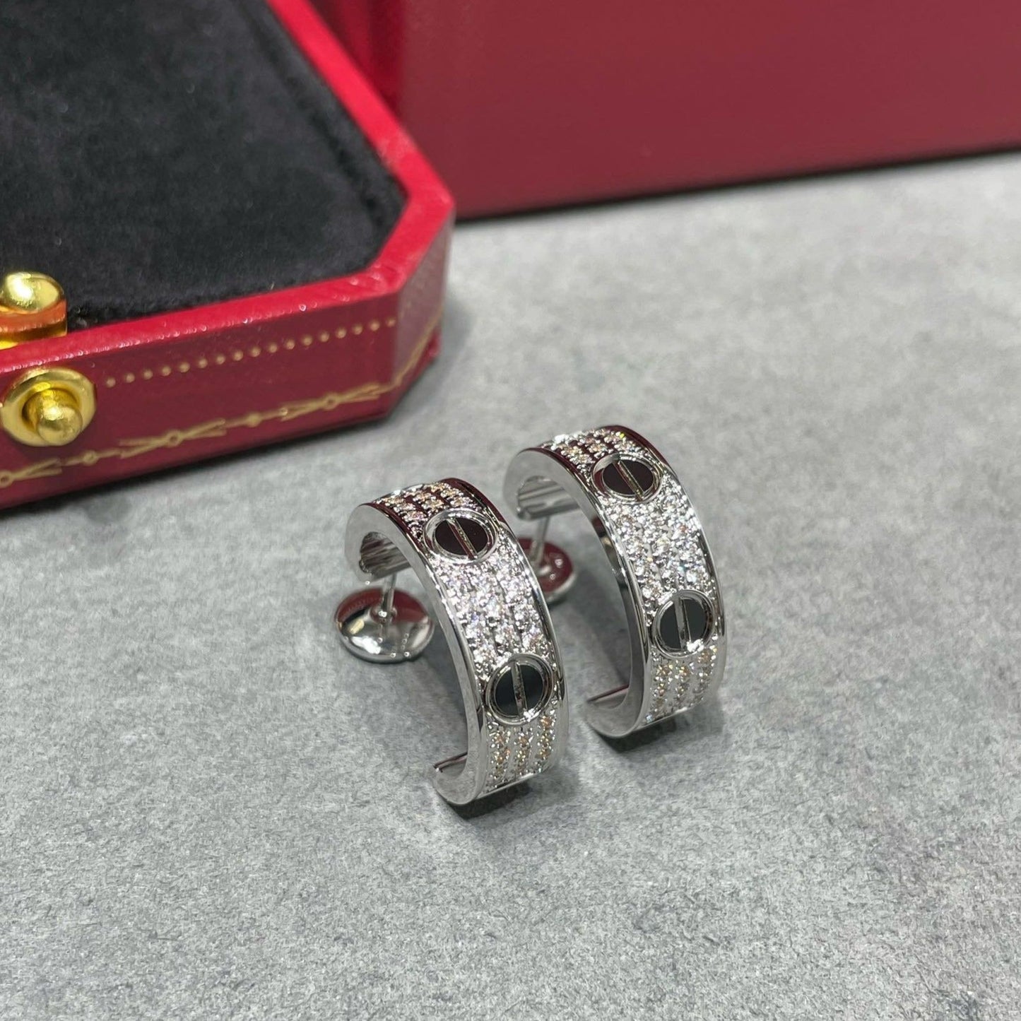 [Okajuri Jewelry] LOVE CERAMIC DIAMOND PAVED SILVER EARRINGS