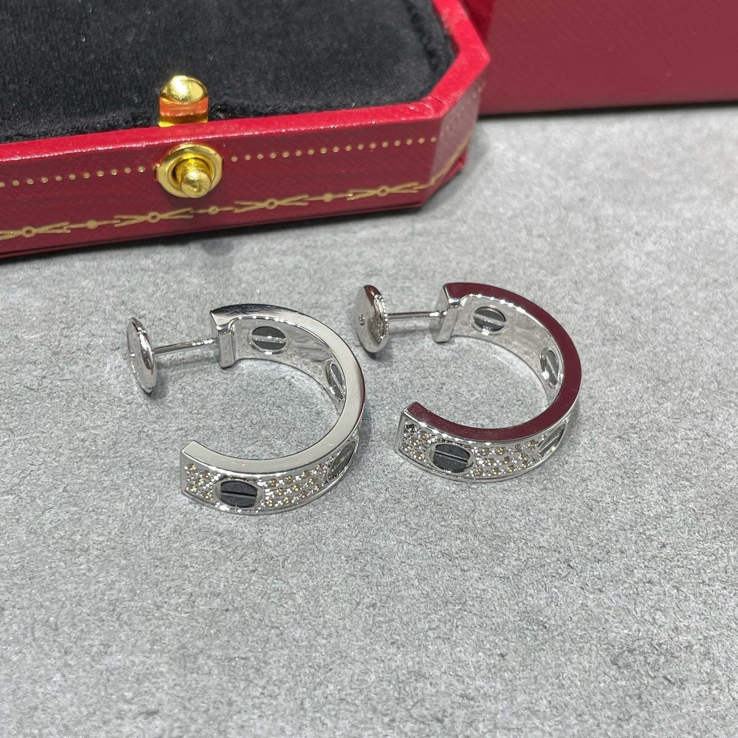 [Okajuri Jewelry] LOVE CERAMIC DIAMOND PAVED SILVER EARRINGS