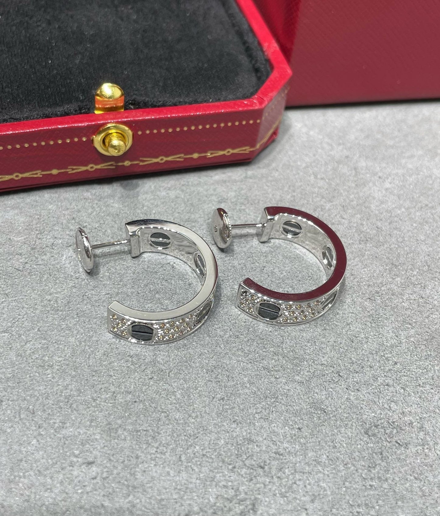 [Okajuri Jewelry]LOVE CERAMIC DIAMOND PAVED SILVER EARRINGS