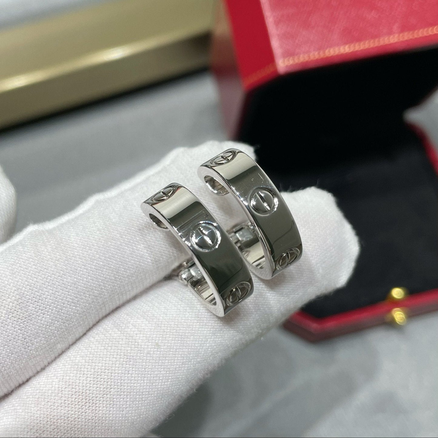 [Okajuri Jewelry] LOVE 5.5MM EARRINGS