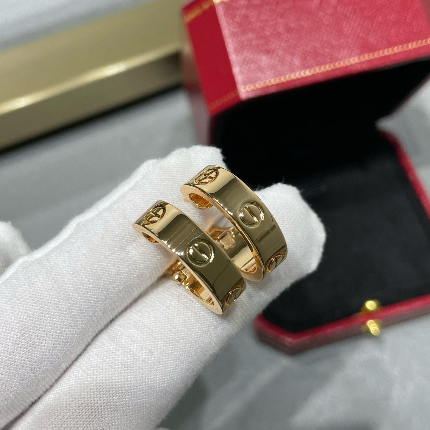 [Okajuri Jewelry] LOVE 5.5MM EARRINGS