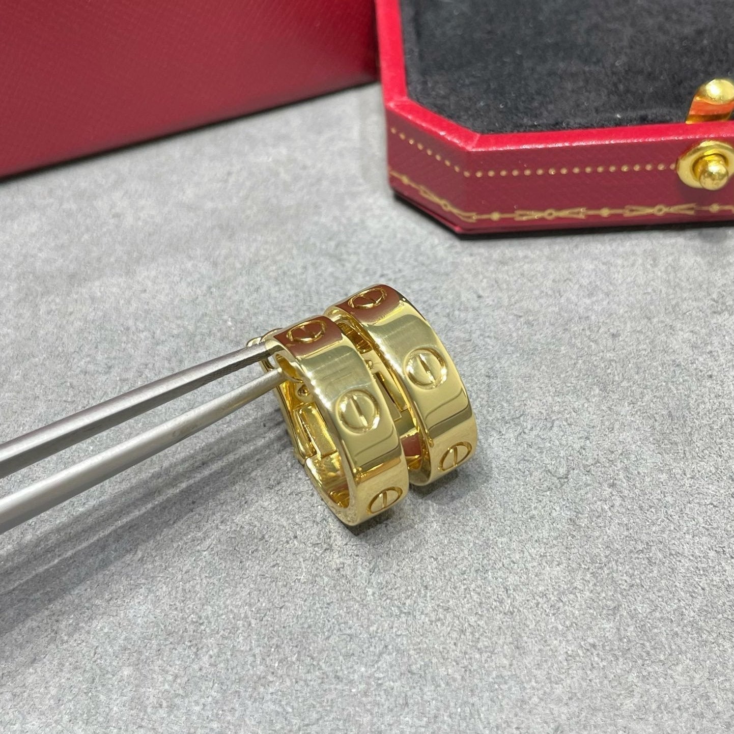 [Okajuri Jewelry] LOVE 5.5MM EARRINGS
