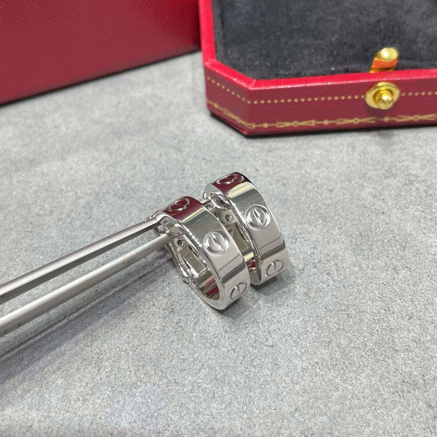 [Okajuri Jewelry] LOVE 5.5MM EARRINGS