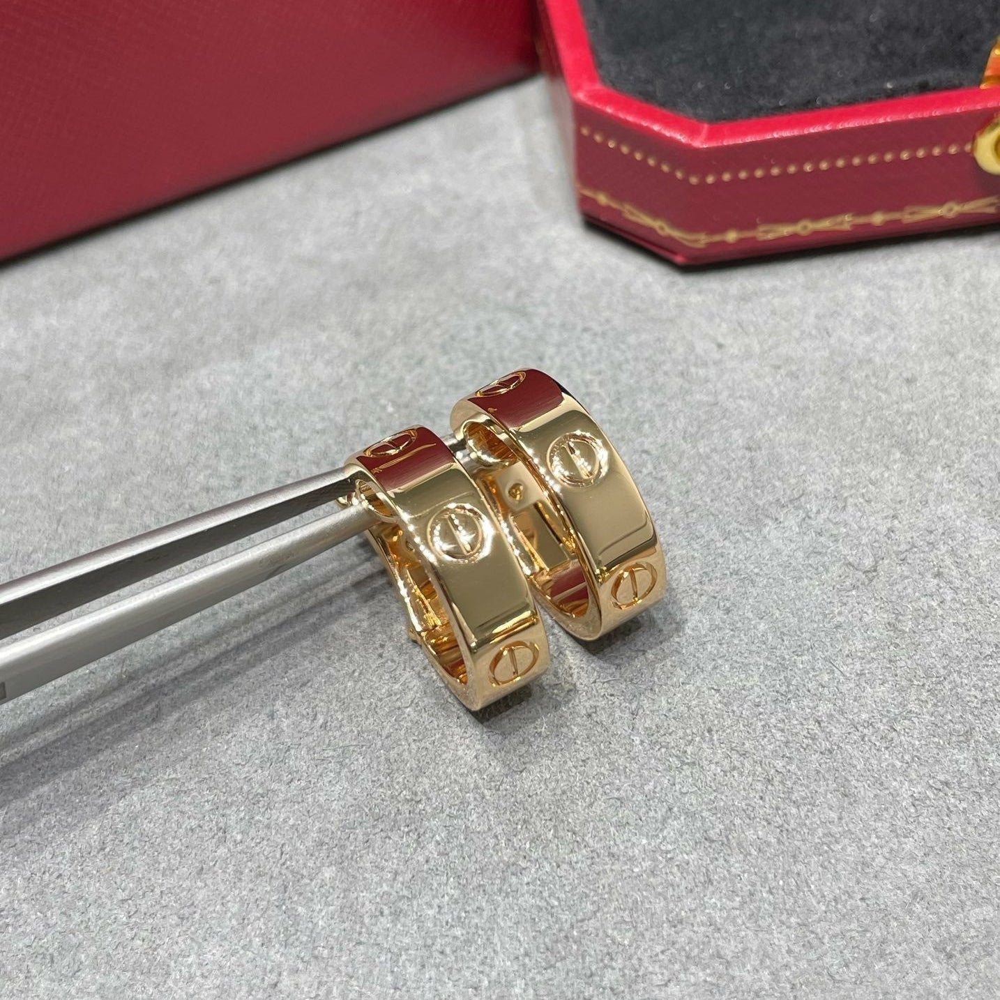 [Okajuri Jewelry] LOVE 5.5MM EARRINGS