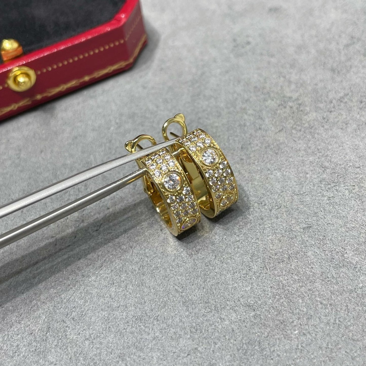 [Okajuri Jewelry] LOVE 5.5MM DIAMOND PAVED EARRINGS