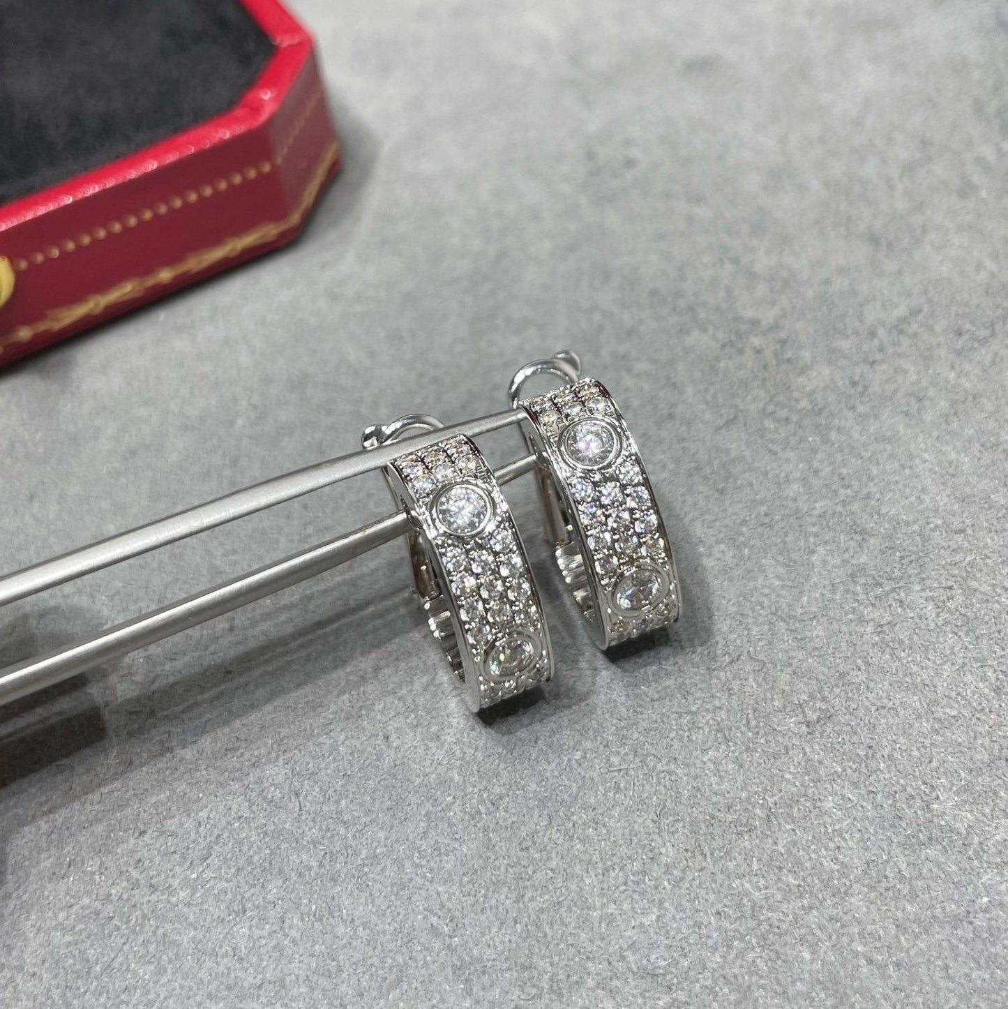 [Okajuri Jewelry] LOVE 5.5MM DIAMOND PAVED EARRINGS