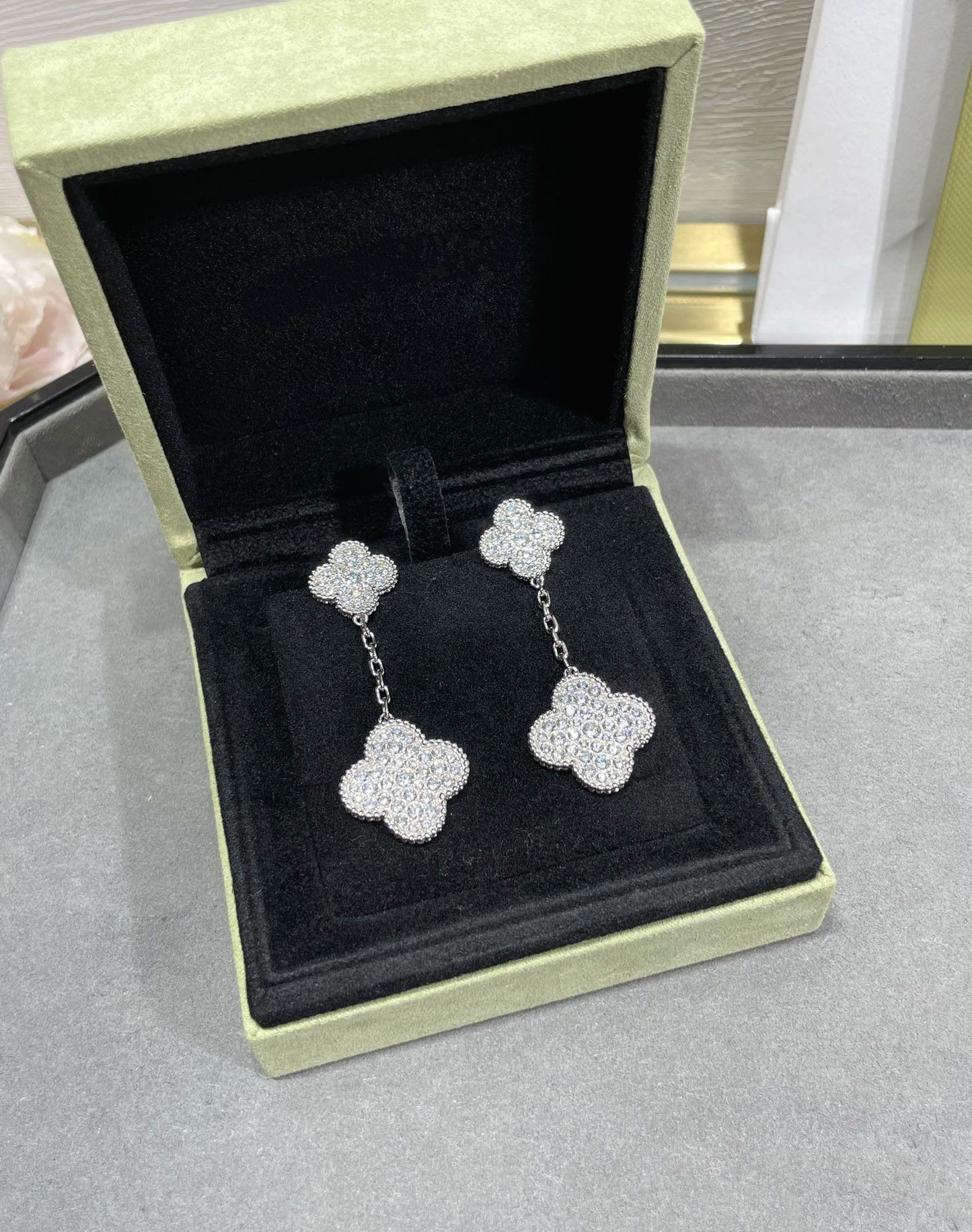 [Okajuri Jewelry]CLOVER 2 MOTIFS DIAMOND PAVED SILVER EARRINGS