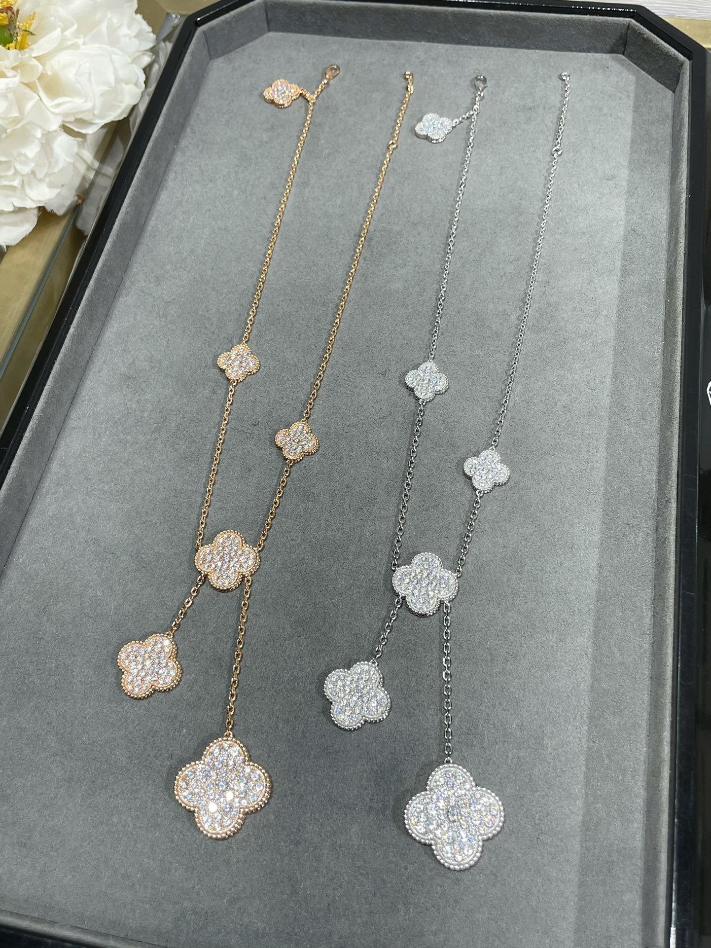 [Okajuri Jewelry]CLOVER 6 MOTIF DIAMOND PAVED NECKLACE