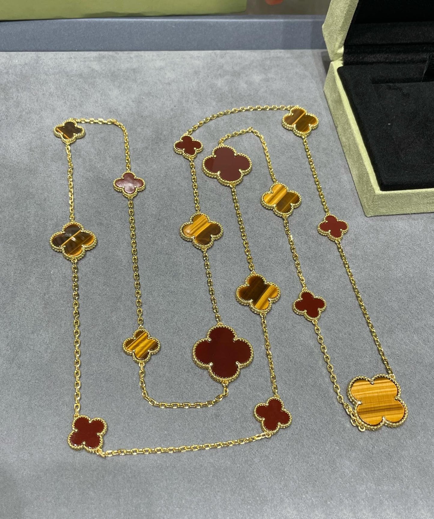 [Okajuri Jewelry]CLOVER 16 MOTIF CARNELIAN TIGER EYE ROSE GOLD NECKLACE