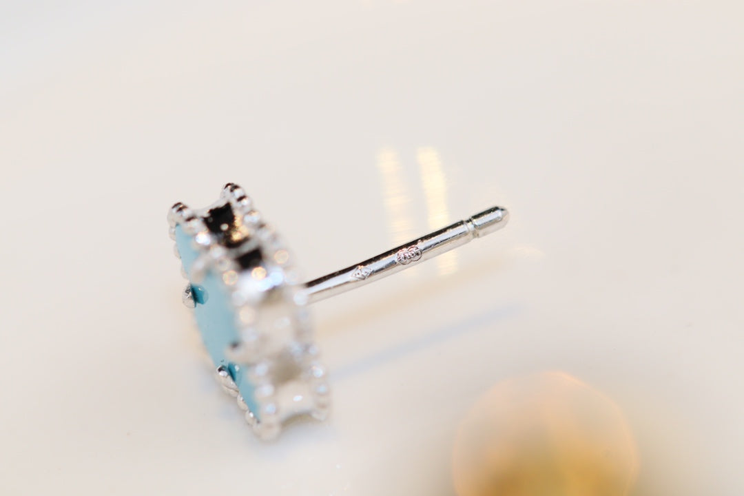 [Okajuri Jewelry]CLOVER MINI TURQUOISE SILVER STUD EARRINGS