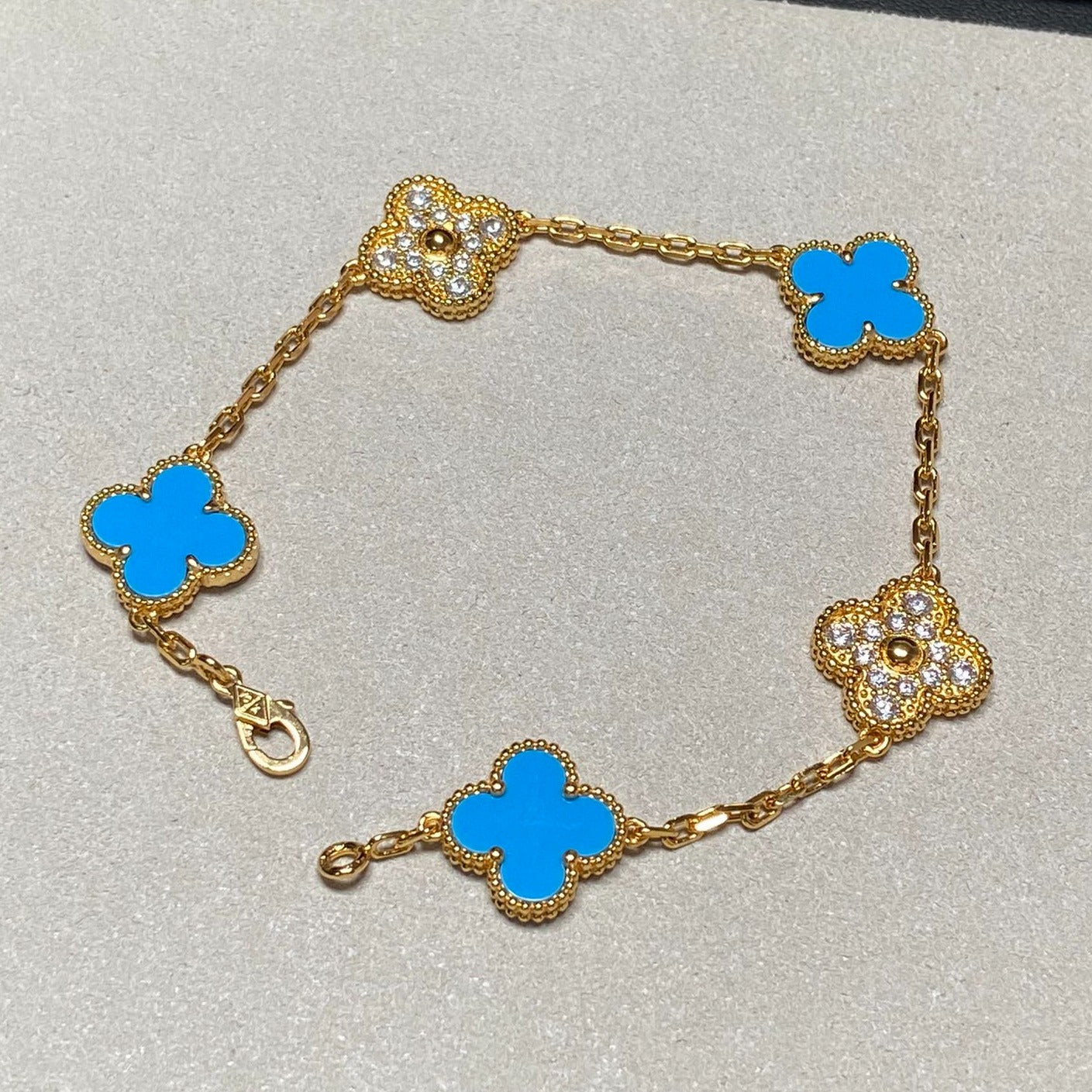[Okajuri Jewelry]CLOVER 5 MOTIF BLUE CHALCEDONY DIAMOND GOLD BRACELET